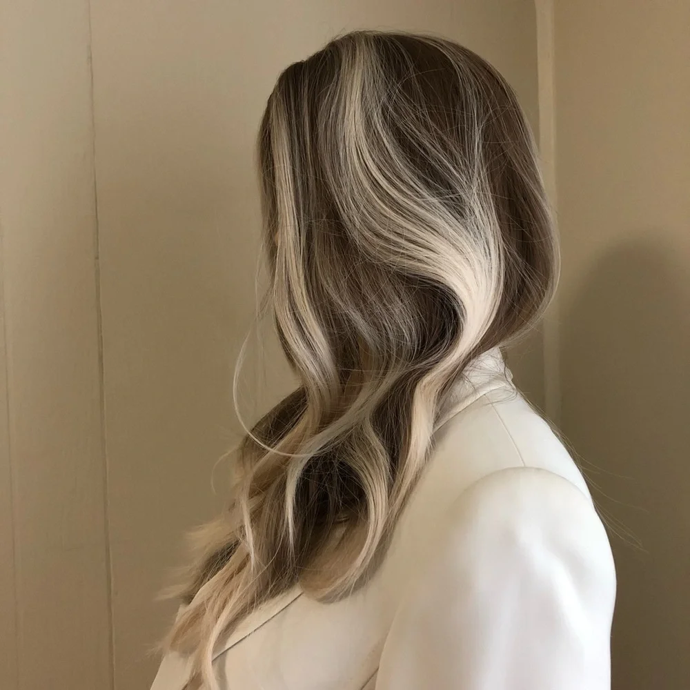 Blonde Long Wavy Fashion Wig - Neutral Blonde